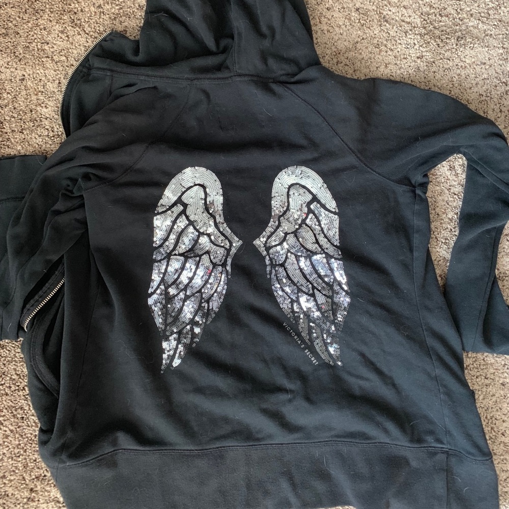 VS sweater sz. M